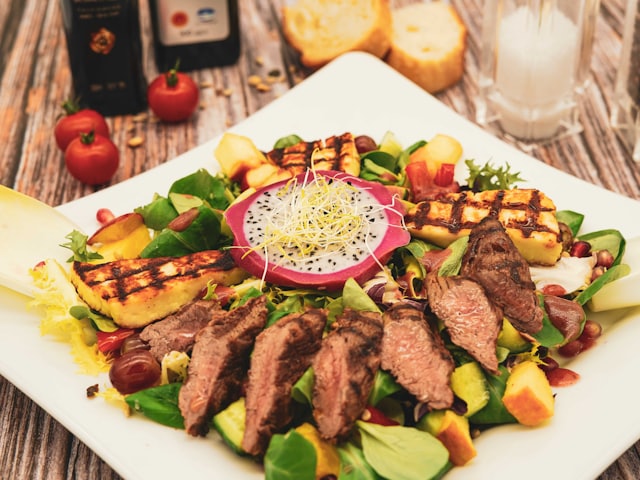 Gegrilde halloumi met granaat